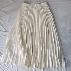 H&M Midi Pleated Skirt Size 4